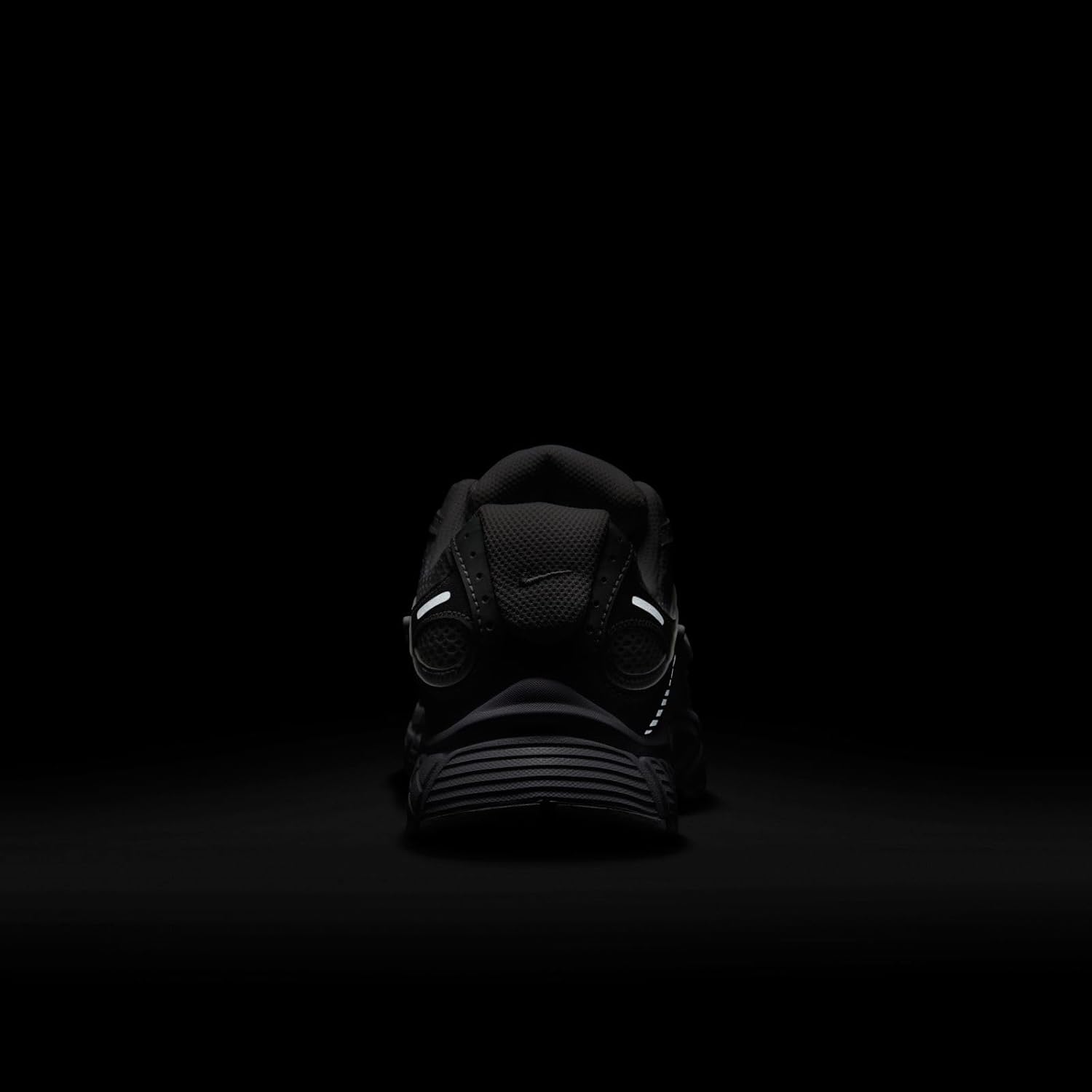 Nike Women's V5 Runner Sneaker - Image 9